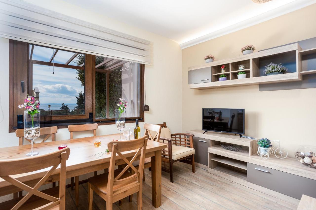 Twinstars Apartment With Courtyard And View Kalyves Polygyrou Exterior photo